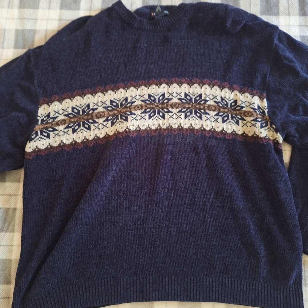 XL Men's Navy Blue Patterned Sweater Vintage